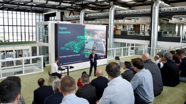 José Ramón Castro, Director General de Siemens Digital Industries en España y Portugal, durante la inauguración del DeX