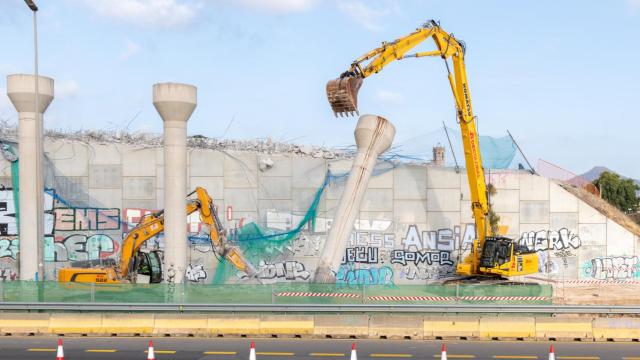 Obras en la C-245 para construir la nueva autovía B-25 del Baix Llobregat