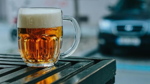 Una mini jarra de cerveza