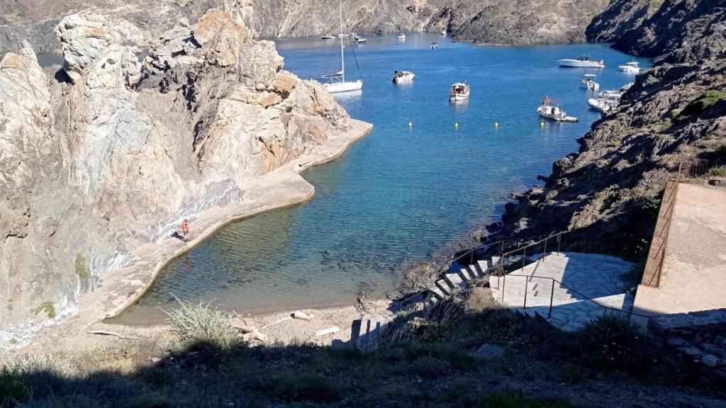 Ni Aiguablava Ni Sa Tuna:  esta es la playa de la Costa Brava más bonita y menos masificada para el verano