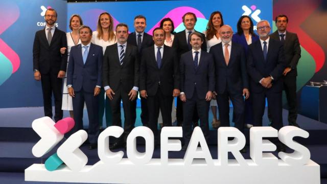 Eduardo Pastor (en el centro), en la asamblea general de Cofares