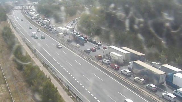 Atasco en una autopista catalana