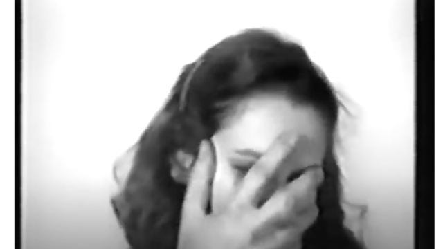 Fragmento del vídeo Was ist kunts, Marinela Kozelj?, de Rasa Todosijevic