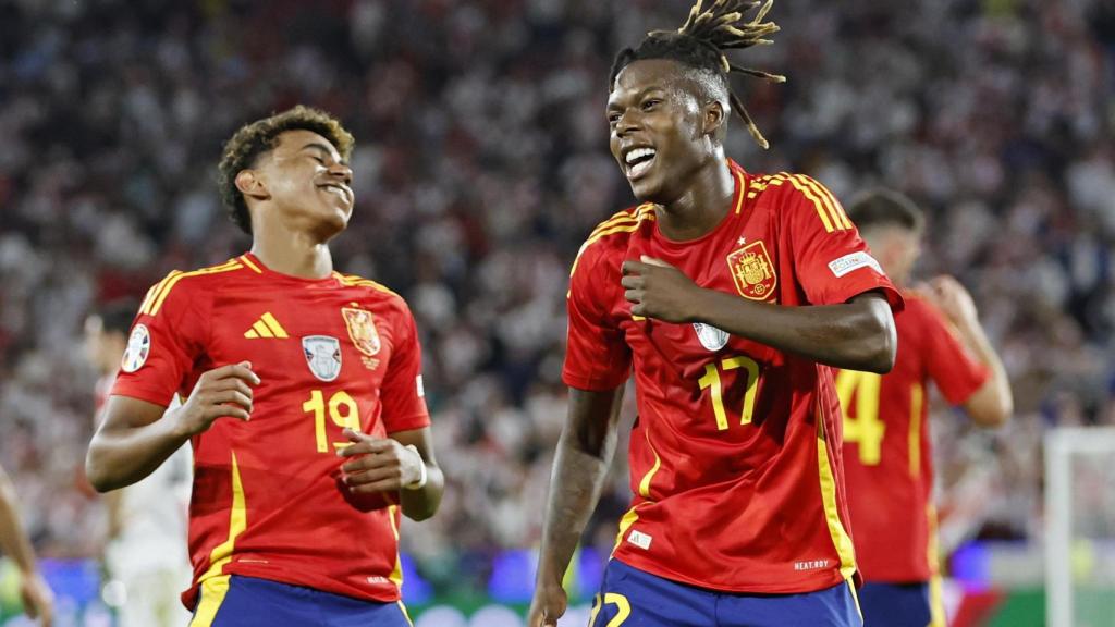Nico Williams y Lamine Yamal celebran un gol ante Georgia