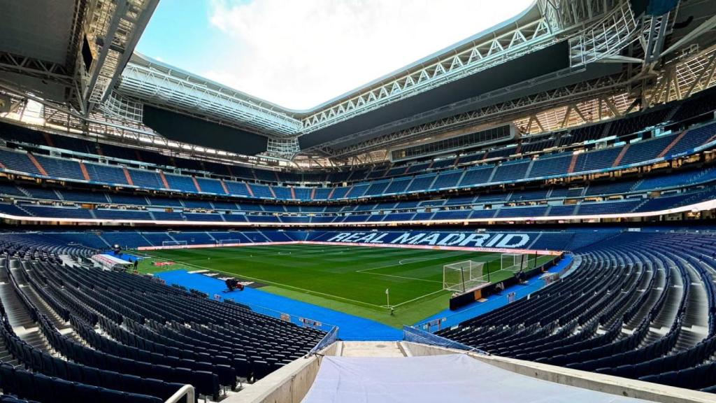 El nou Santiago Bernabéu, poc abans d’un partit de Lliga