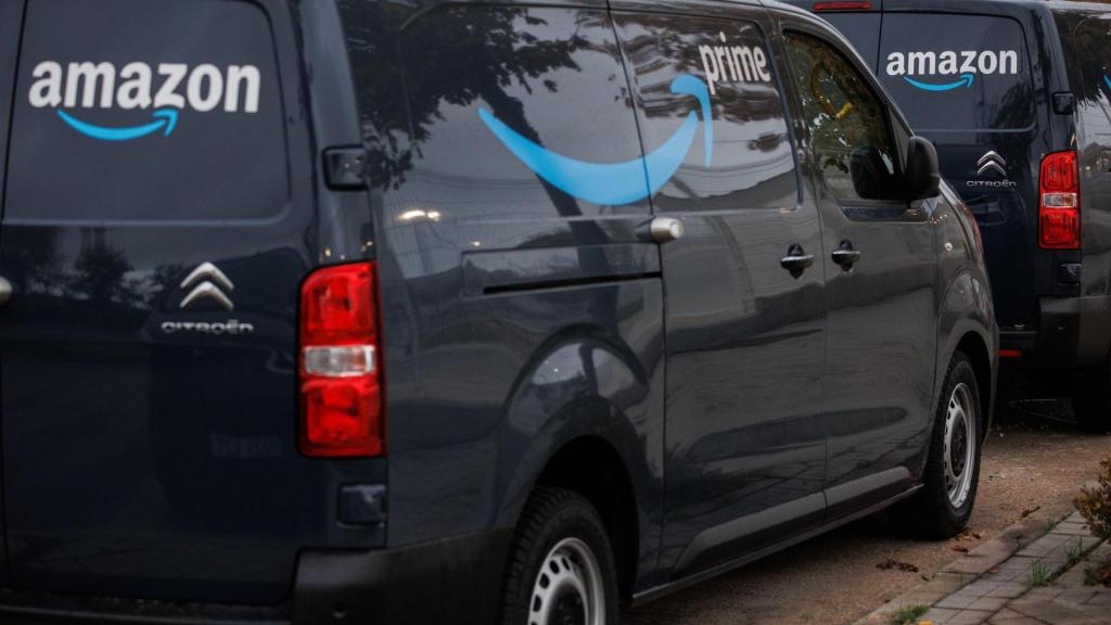 Imagen de una furgoneta de Amazon