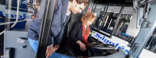 Ramon Sagales, CEO de Sagalés, con la 'consellera' de Territorio Esther Capella