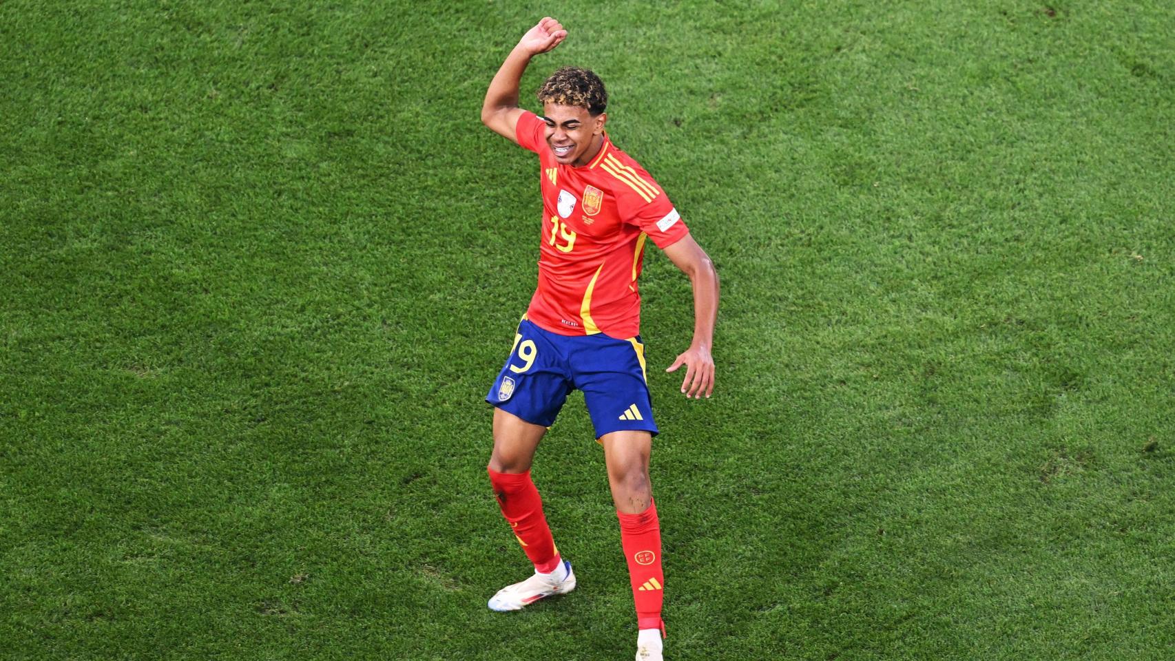 El jugador Lamine Yamal celebra su gol en la semifinal de la Eurocopa