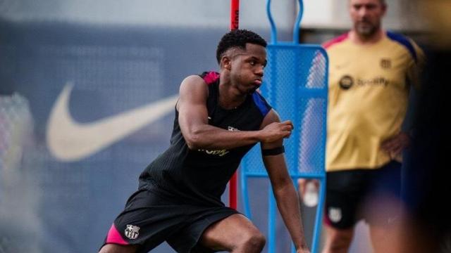 Ansu Fati se ejercita en la pretemporada del Barça 2024-25