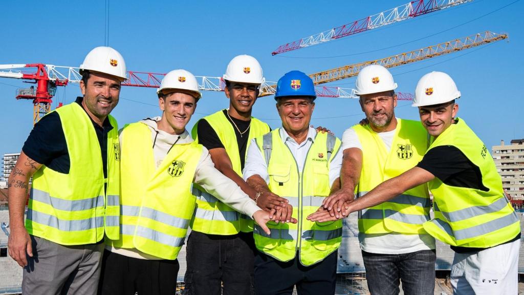 Deco, Gavi, Lamine Yamal, Joan Laporta, Hansi Flick y Pedri, en las obras del nuevo Camp Nou