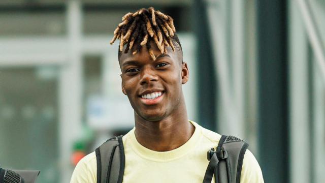 Nico Williams, antes de disputar un partido con la selección española