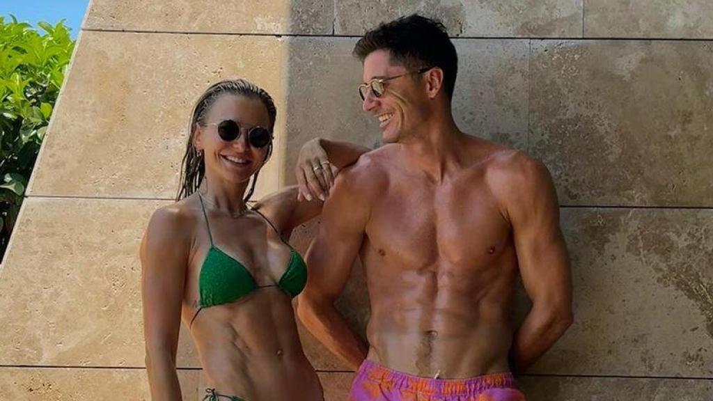 Anna Lewandowska con su marido Robert Lewandowski después de entrenar