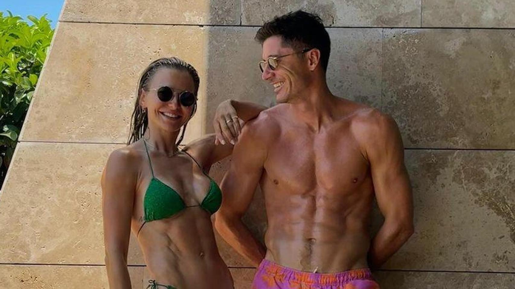 Anna Lewandowska con su marido Robert Lewandowski después de entrenar