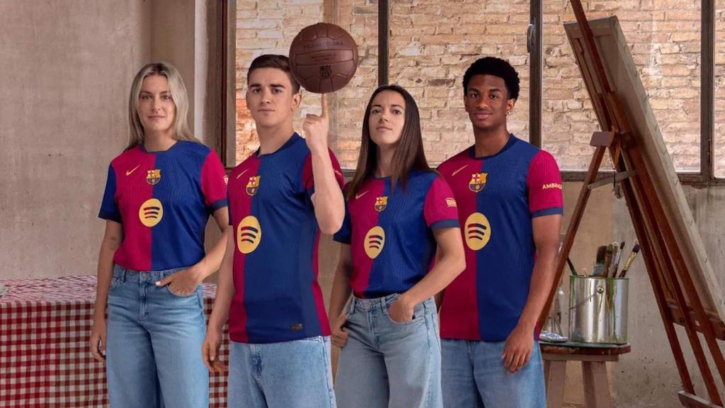Alexia, Gavi, Aitana i Balde promocionen la nova samarreta del Barça