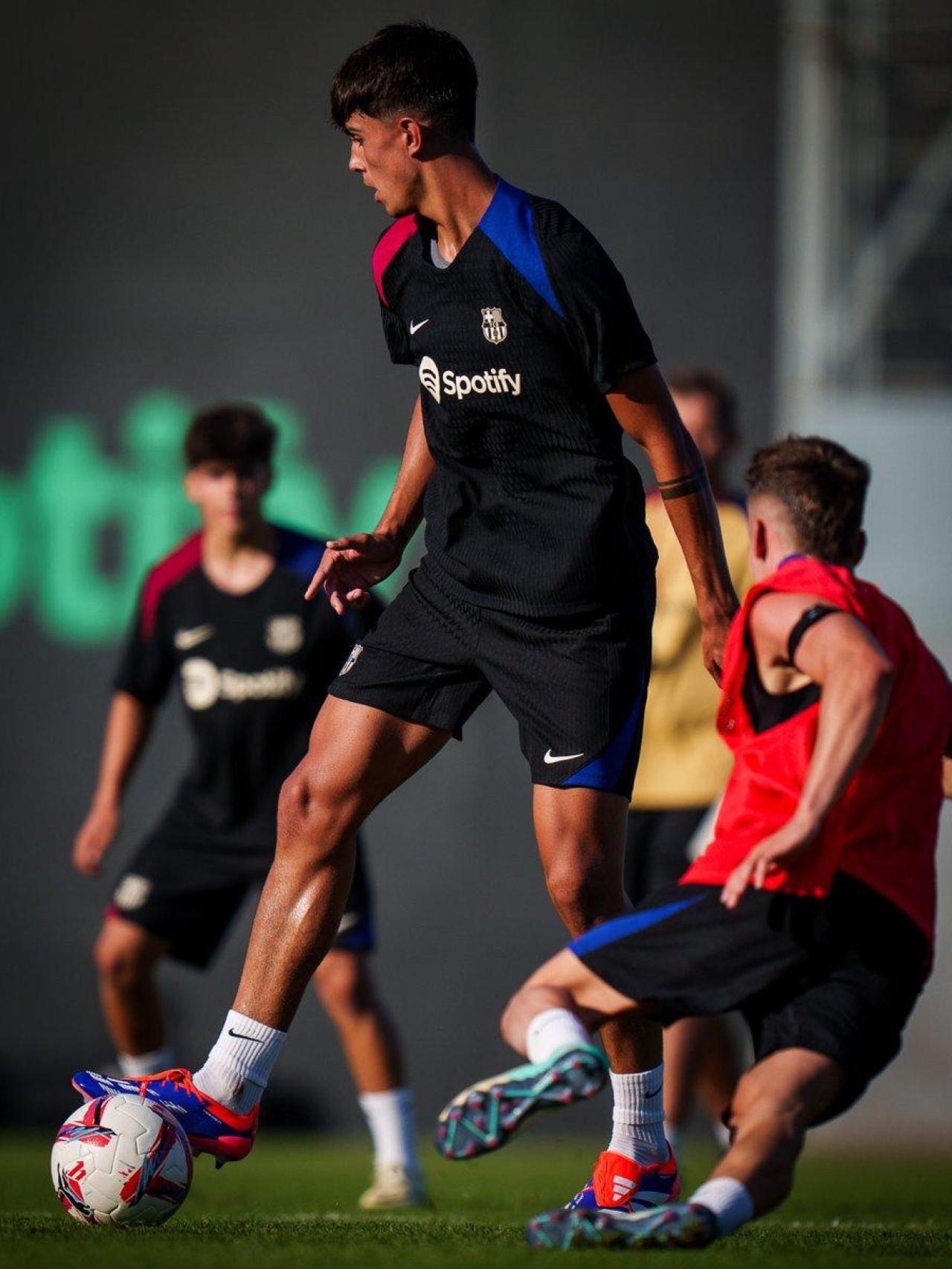 Marc Bernal, durante la pretemporada del primer equipo del Barça