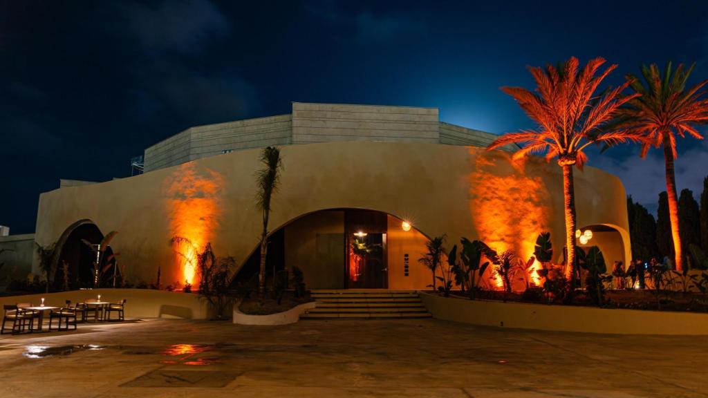 Fachada de Amok, en Mallorca