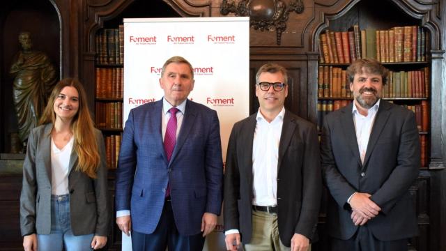 La responsable de COmunicación, Alba Serrano; el secretario general de Foment del Treball, David Tornos; el CEO de PymeLegal, Jaume Feliu Casas y el responsable de Socios de la patronal, Xavier Nolis