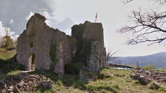 El castillo de Besora y la iglesia de Santa María
