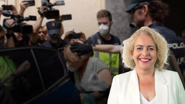 Mònica Gallardo, líder de Junts en Sitges, con la alcaldesa detenida por la Udef de fondo