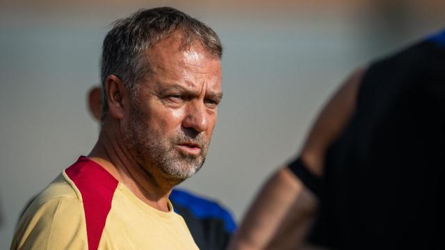 Hansi Flick, durante un entrenamiento del Barça