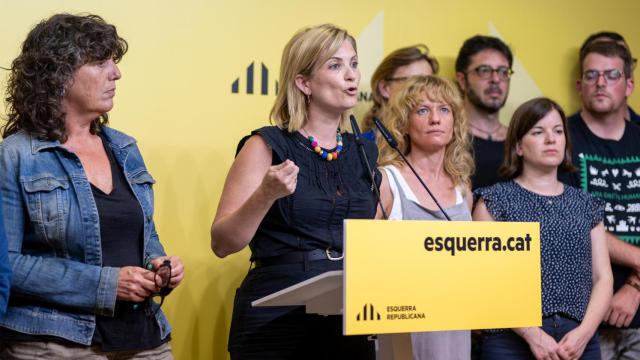 La portavoz de ERC, Raquel Sans, durante una rueda de prensa en la sede de ERC