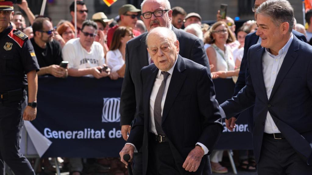 El expresidente de la Generalitat de Catalunya, Jordi Pujol, a su llegada a la toma de posesión de Salvador Illa