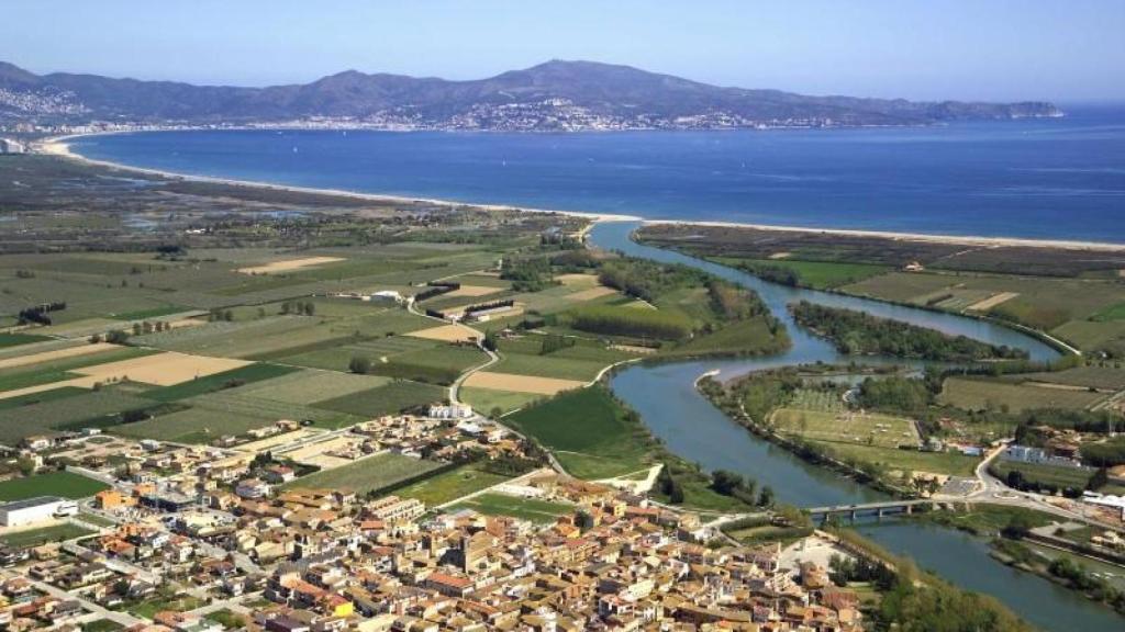 L'espectacular poble català que combina riu, mar i muntanya: és ideal per fer turisme rural