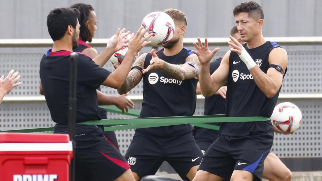 Gundogan y Lewandowski en el entrenamiento del Barça previo al partido contra el Valencia