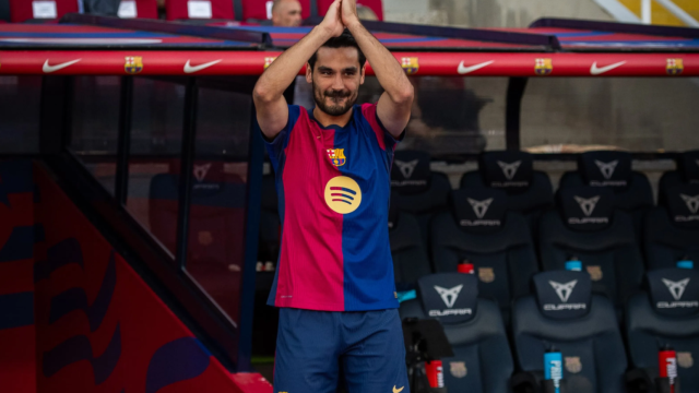 Ilkay Gundogan aparece ante los culés en el Estadi Olímpic de Montjuïc antes del Gamper
