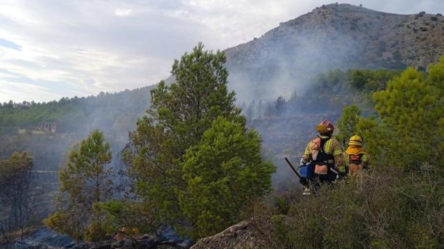 Incendio en el macizo del Montgrí (Girona)