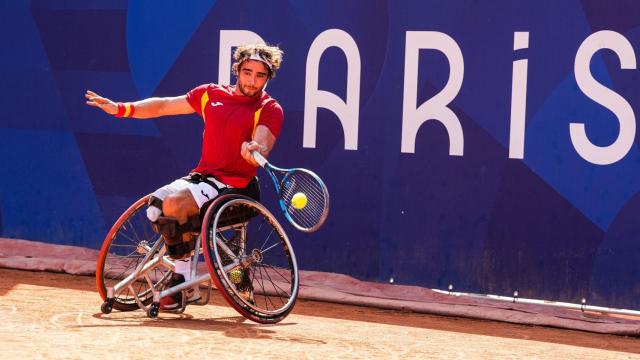 Imagen de un partido del tenista Daniel Caverzaschi