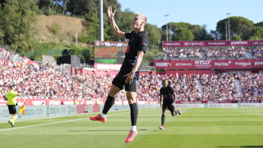 Dani Olmo marca el tercer gol del Barça a Girona