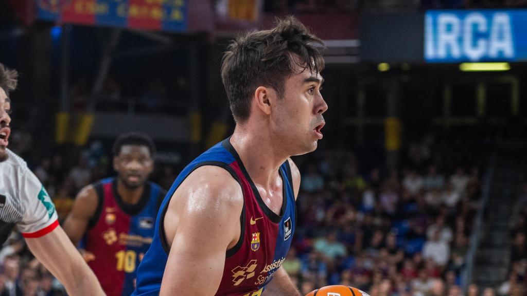 Juan Núñez ataca el aro contra el Granada