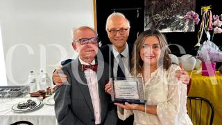 Isabel Lázaro, exdiputada de Vox y denunciante de las dietas de Garriga, con dos afines