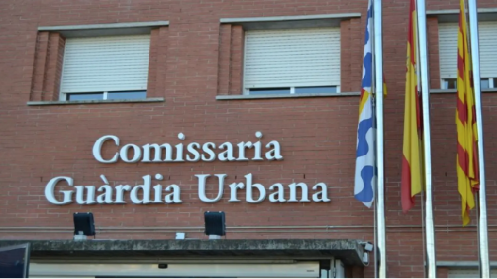 Exterior de la comisaría de la Guardia Urbana de Badalona