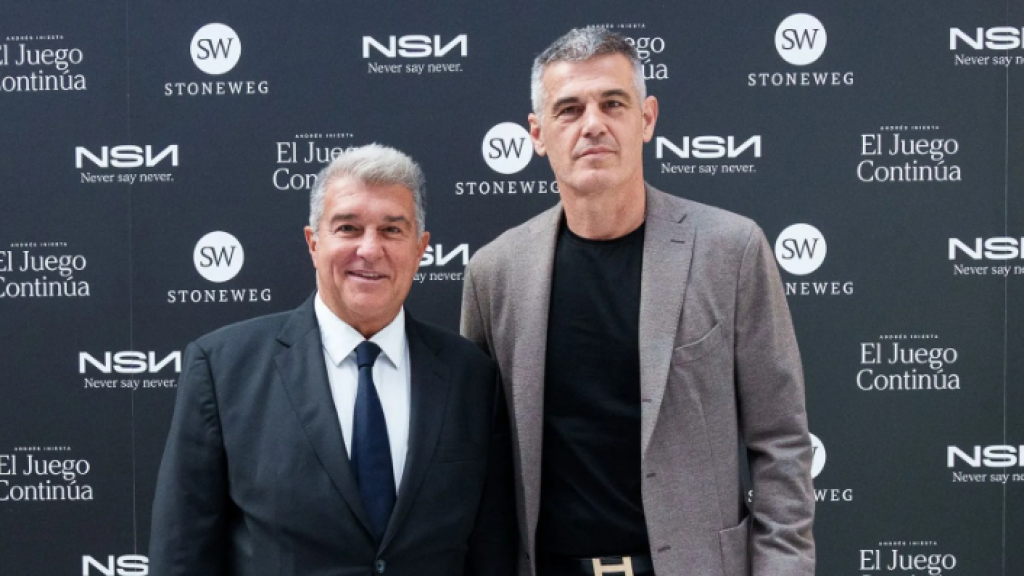 Joan Laporta y Enric Masip en el 'photocall' del acto de despedida de Andrés Iniesta