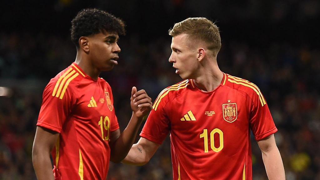 Lamine Yamal y Dani Olmo durante la Eurocopa 2024