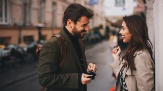 Ni en Mercadona ni paseando al perro, estos son los sitios donde más se liga en Cataluña