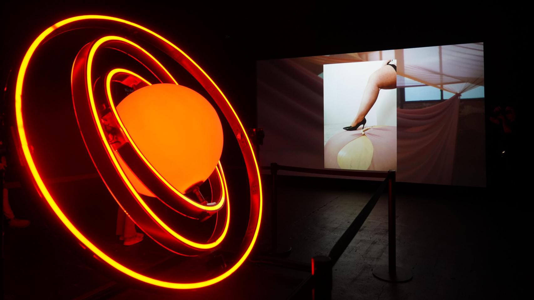 Una sala de la exposición inmersiva 'House of Erikalust'