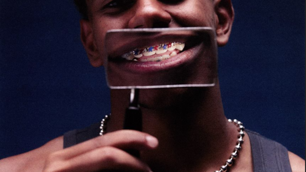 Lamine Yamal luce sus nuevos 'brackets' para el clásico
