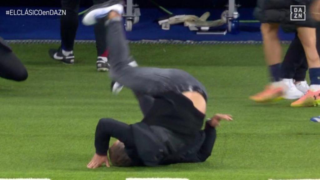 Hansi Flick fa una voltereta al clàssic