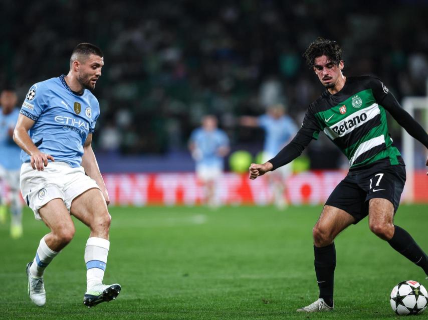Francisco Trincao encara a Mateo Kovacic en el Sporting CP-Manchester City