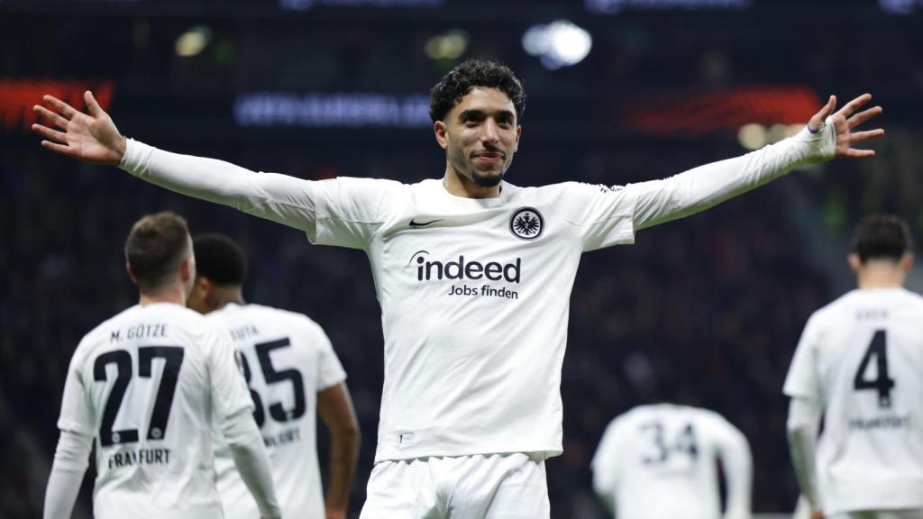 Omar Marmoush celebra un gol a l'Europa League amb l'Eintracht de Frankfurt