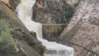 El pantano de Foix abre sus compuertas, el 4 de noviembre