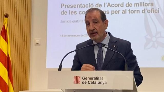 El 'conseller' de Justicia, Ramon Espadaler, y la presidenta del Cicac, Marta Martínez