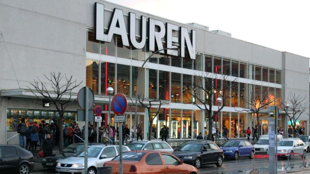 Antiguos cines Lauren de Viladecans, cerrados desde 2013