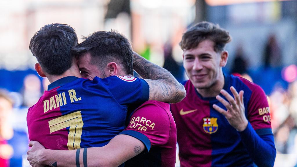 Los jugadores del Barça B celebran un gol de Dani Rodríguez al Celta B