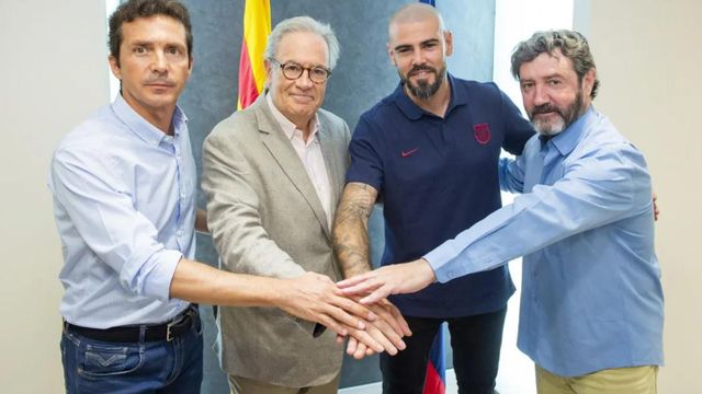 Víctor Valdés, cuando firmó como entrenador del Juvenil A del Barça en 2019