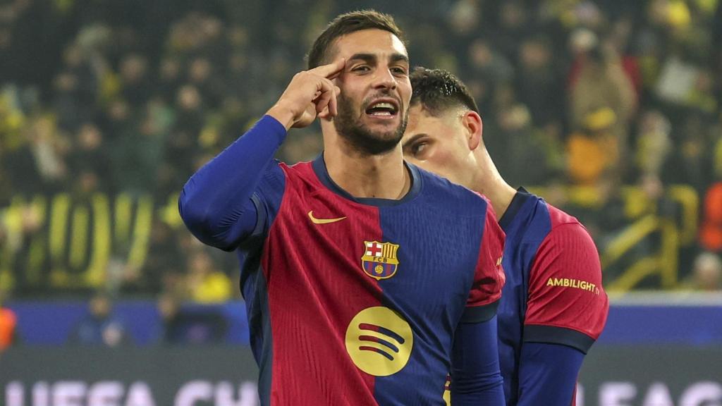 Ferran Torres realitza la seva característica celebració després de marcar un doblet contra el Borussia Dortmund