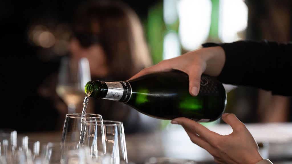 Imagen de archivo de una botella de cava